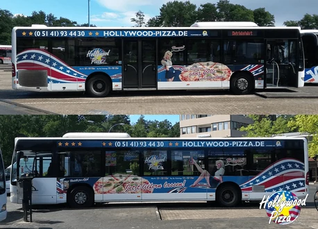 Linienbus in zwei Ansichten, vollflächig beklebt mit Werbung von Hollywood Pizza
